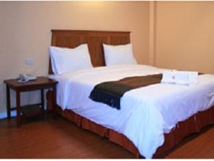 Sri Chumphon Hotel Buitenkant foto
